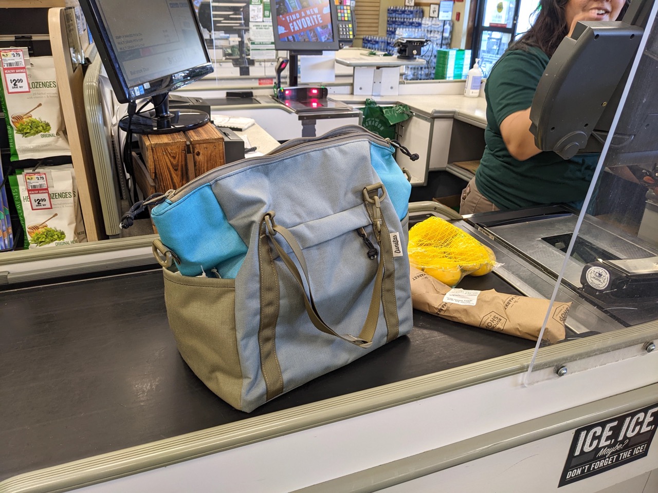 Tunitas Basket Tote on the belt 