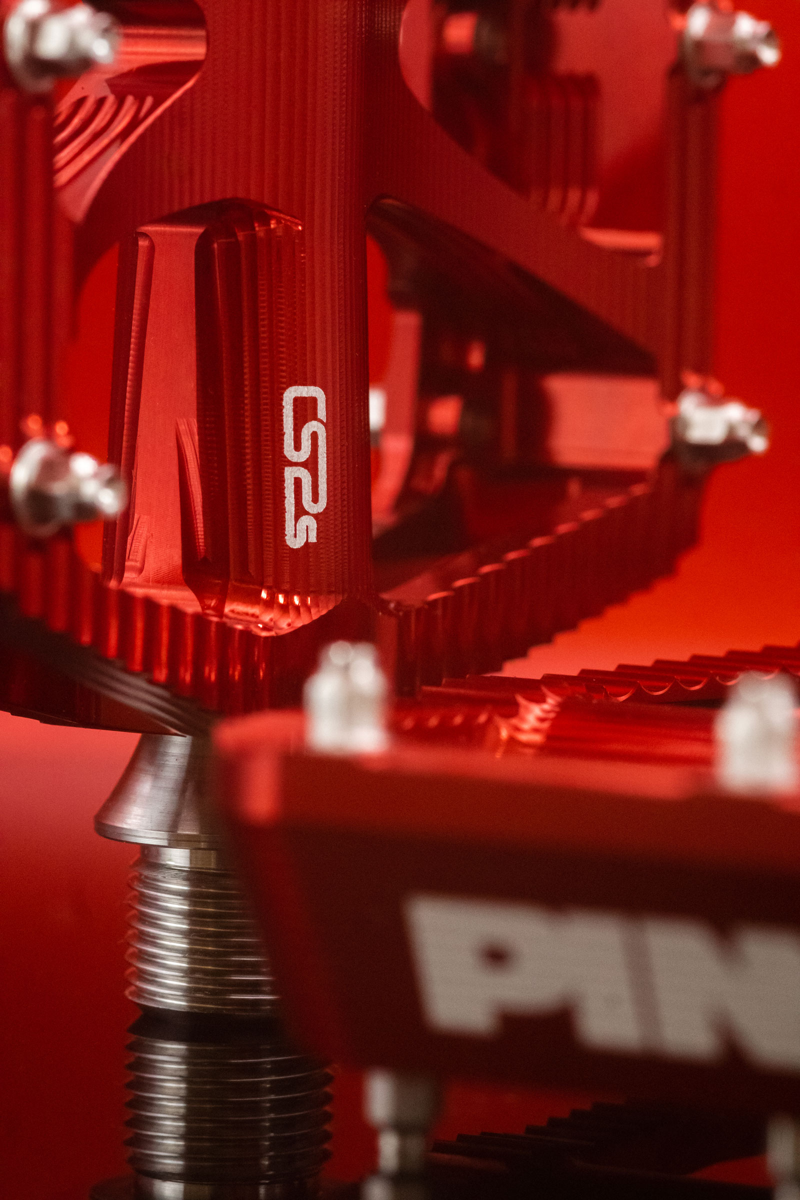 pinnd cs2 mtb pedals made in scotland red 5mm pins 